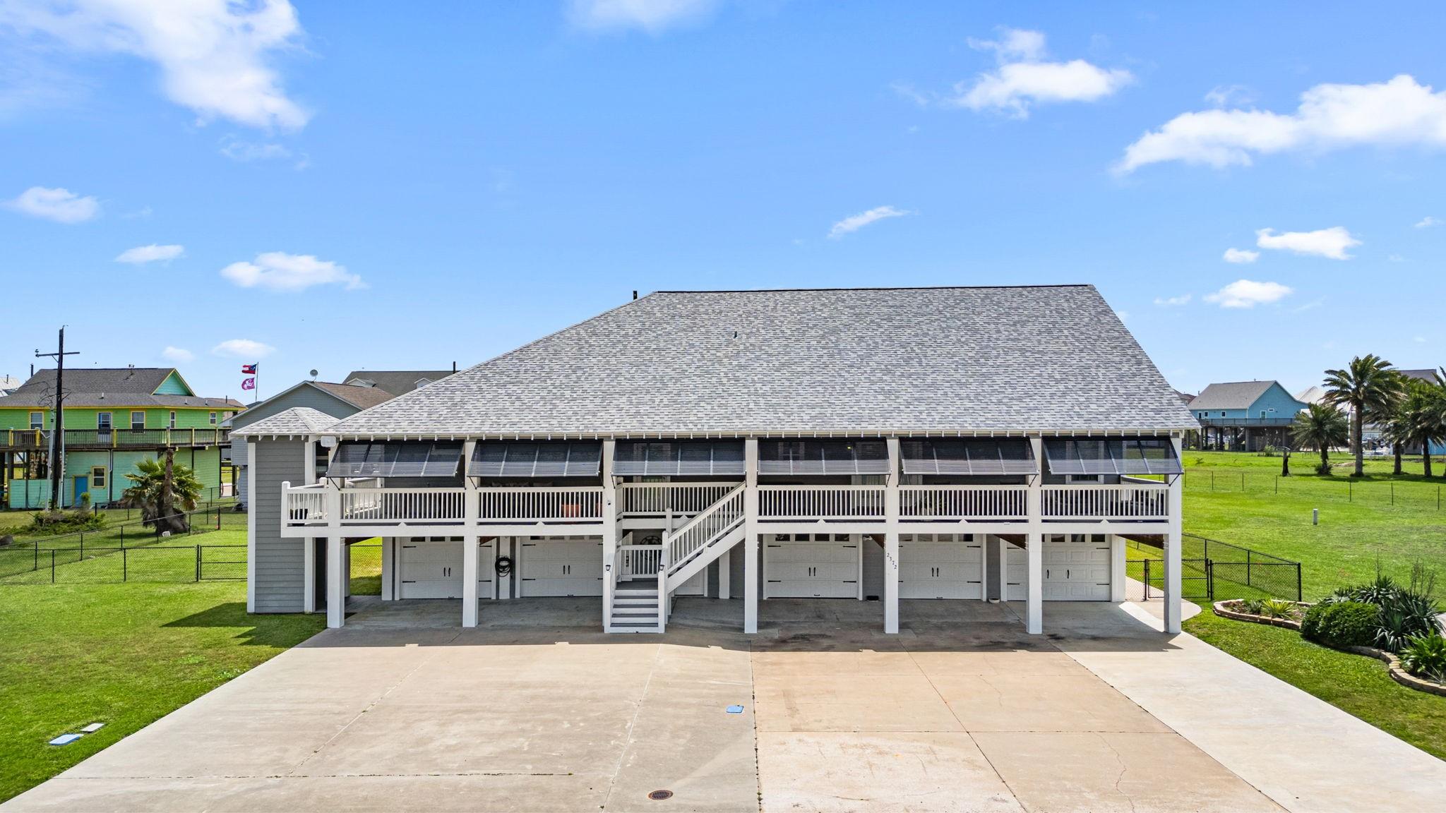 Image 2: Welcome to 2372 Sandbar Ln!