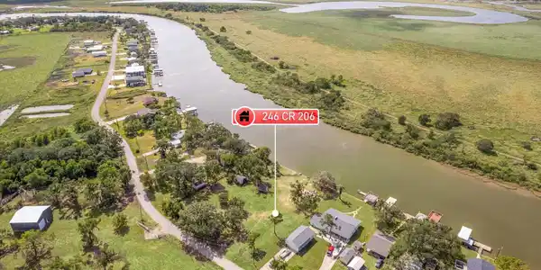 Image 4: Boundary lines are estimates in this picture. Plea