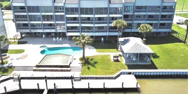 560 PLEASURE ISLAND Boulevard