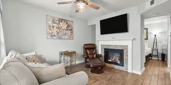 Image 4: Cozy fireplace to enjoy for the few cold months we