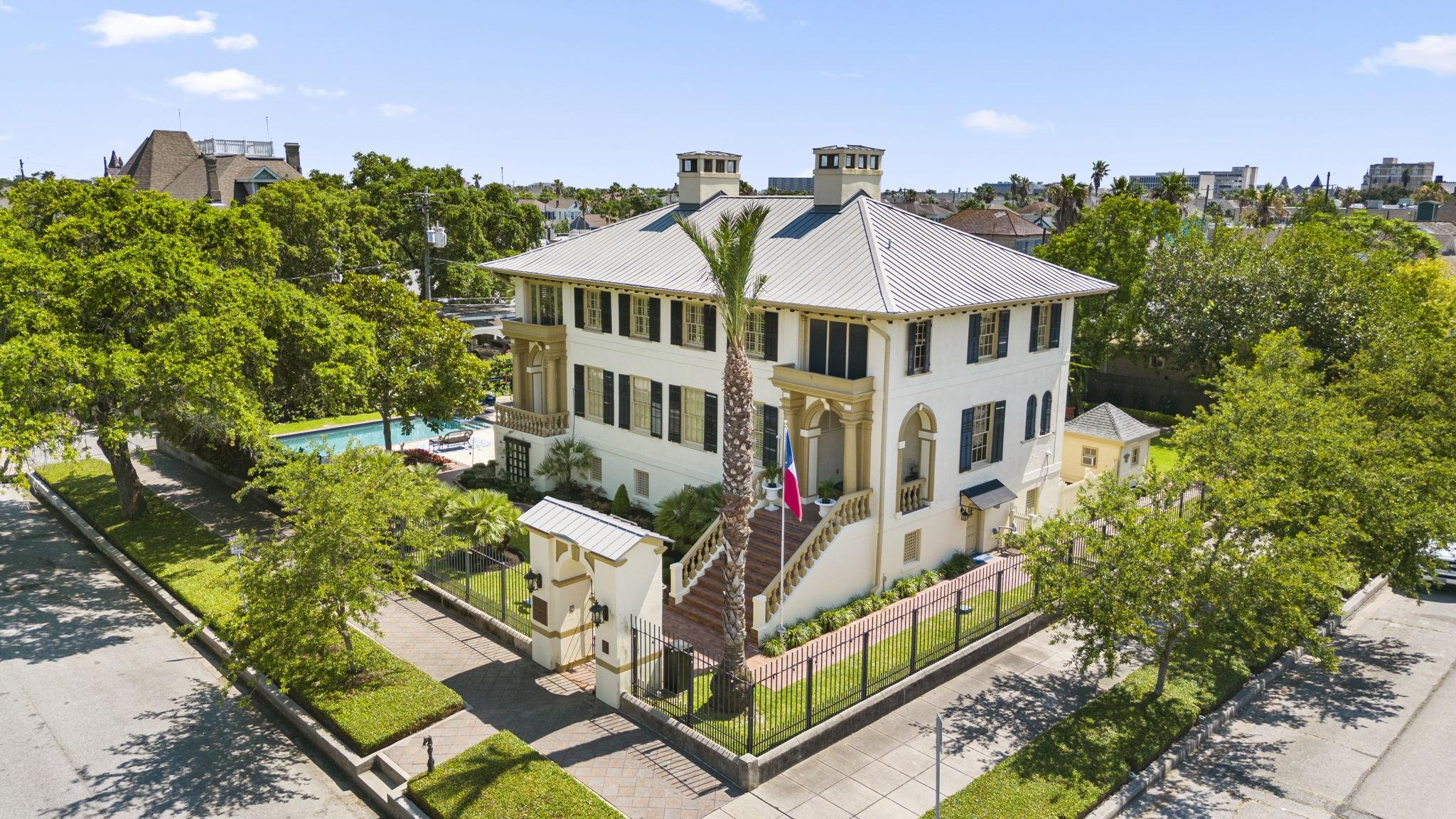 Image 2: Welcome to the Historic Runge House
