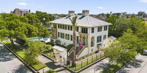 Image 2: Welcome to the Historic Runge House