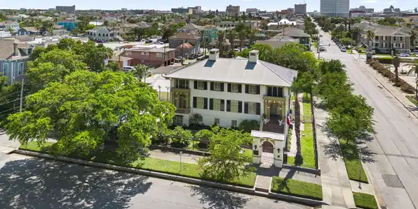 Image 3: The Runge House was built in 1916