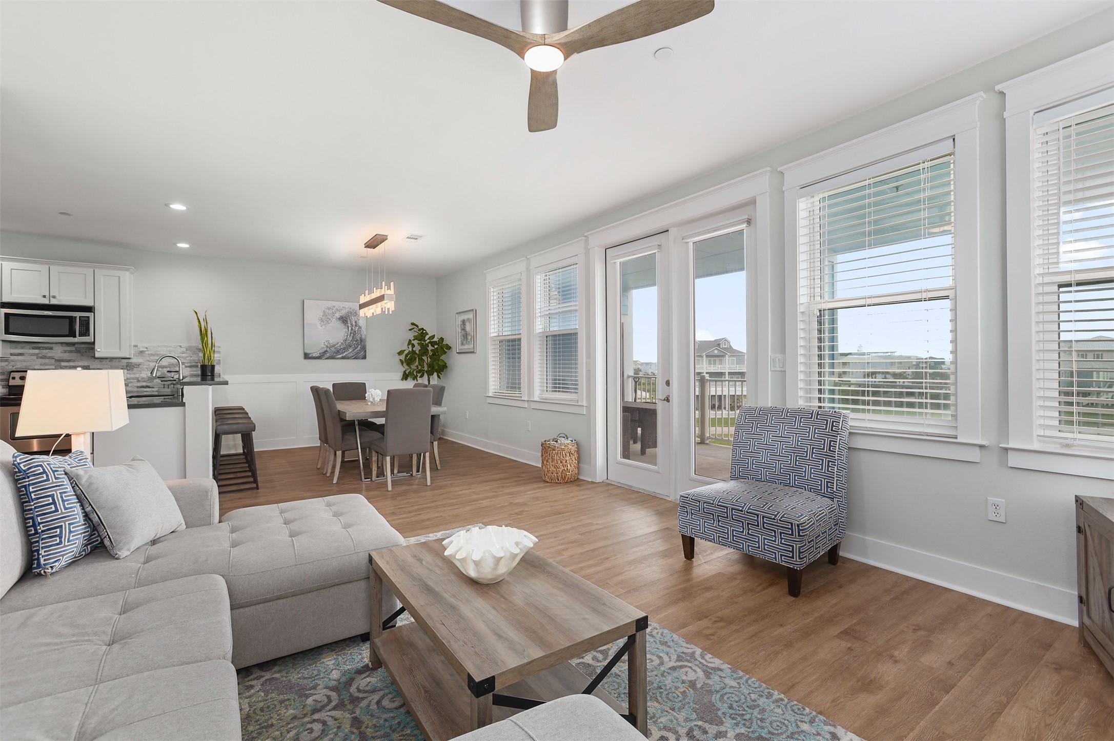 Image 4: Step inside this beautifully updated Villa condo a