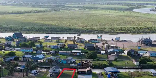 Image 4: Lot and Caney Creek