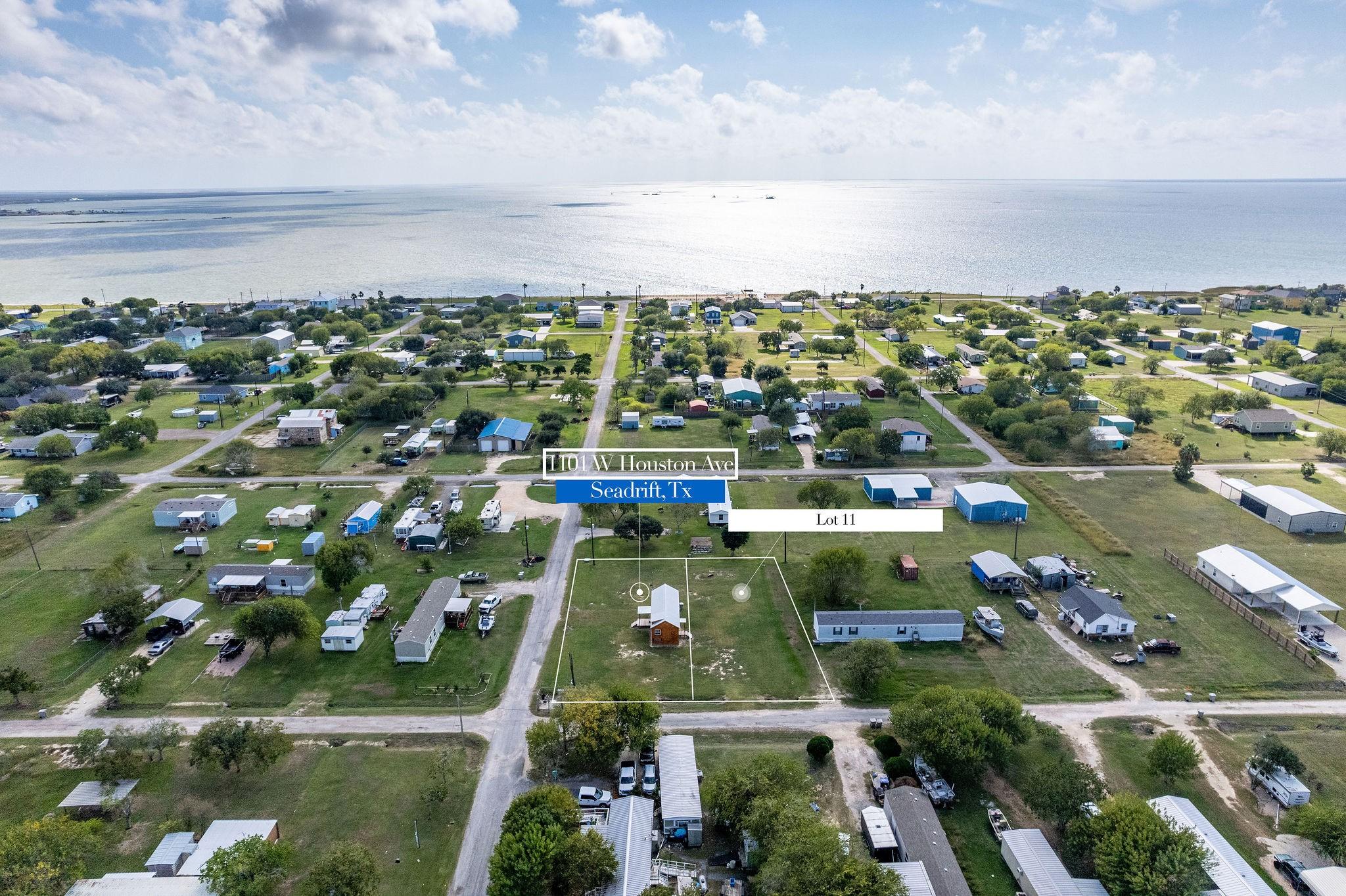 Image 4: Vacant Lot 11 with the adjacent property available