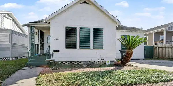 4921 Alamo Drive