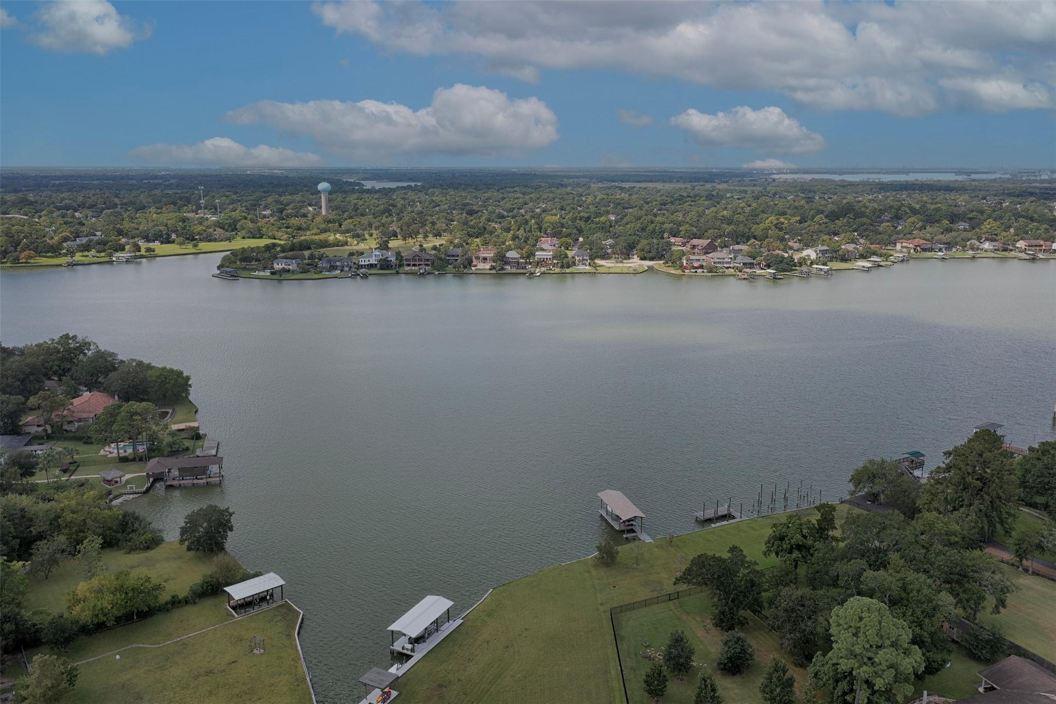 Image 4: A view from the end o f the yard showing the gorge