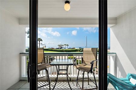 6102 Seawall Boulevard