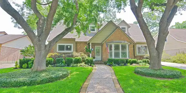 1222 Longledge Drive