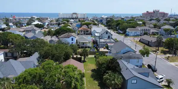 1723 M 1/2 Avenue