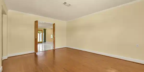Image 3: Formal Dining could be used as additional living o