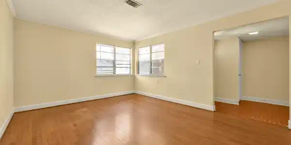 Image 4: Formal Dining