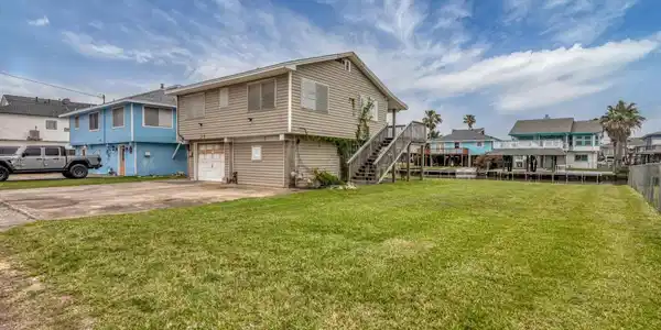 457 Pompano Street