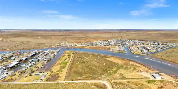 Image 2: Waterfront on Oyster Creek with easy access to som