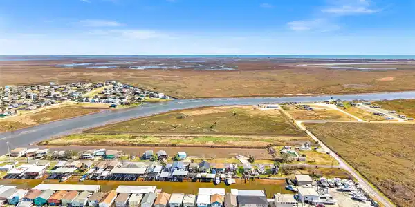 Image 3: Waterfront on Oyster Creek with easy access to som