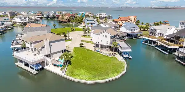 547 Sunset Circle