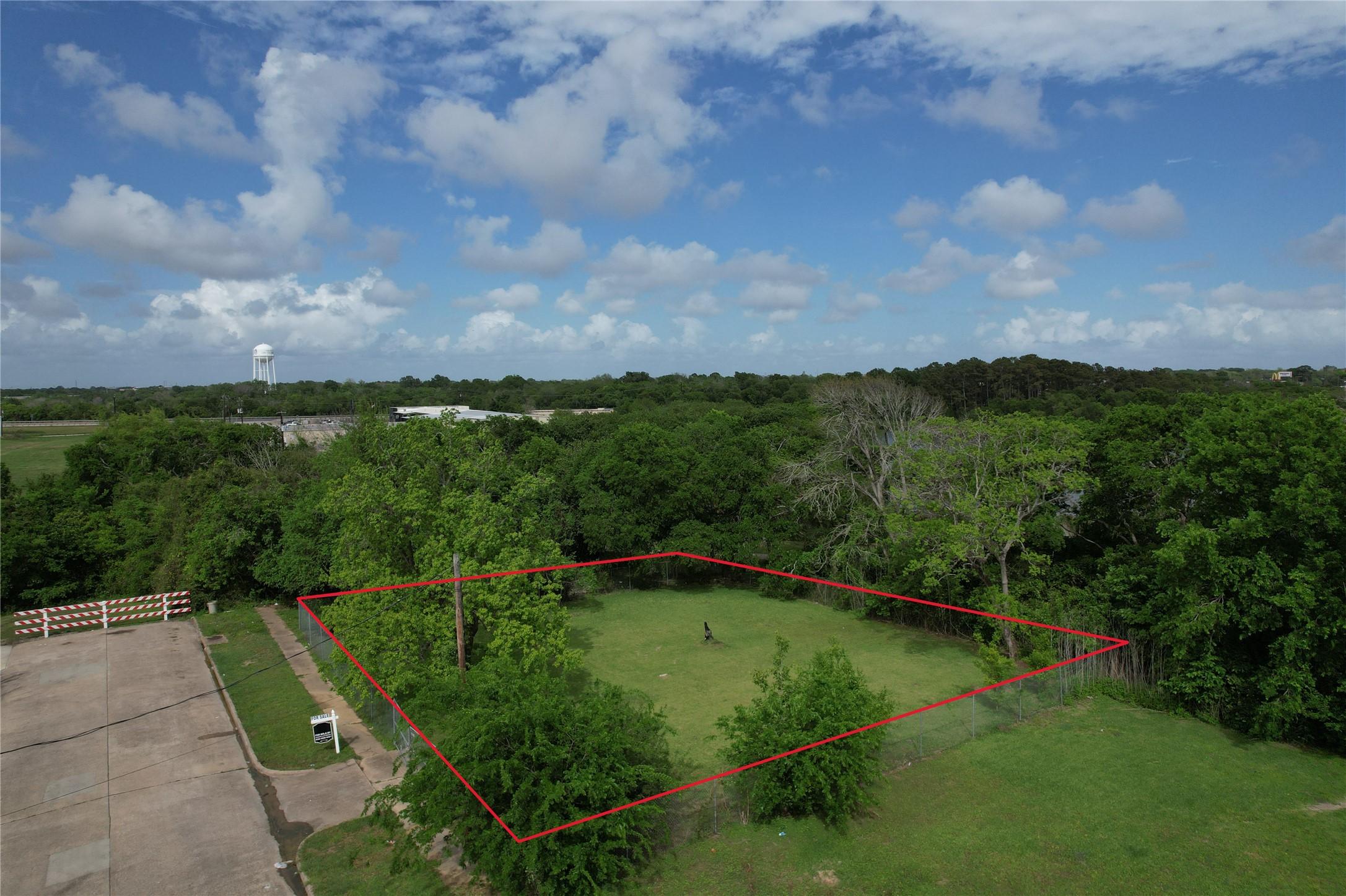 Image 4: Boundary lines shown are approximate and for illus