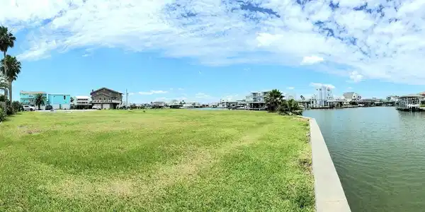 Image 4: view from bulkhead towards street