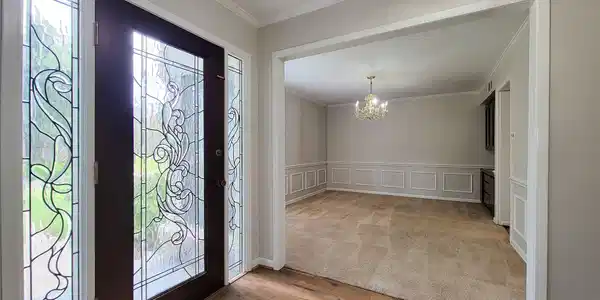 Image 3: As you enter, you will find the front Living & Din