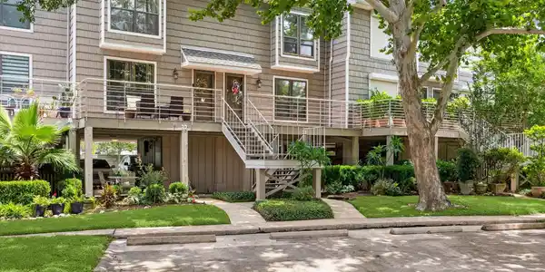 33 Lakewood Lane