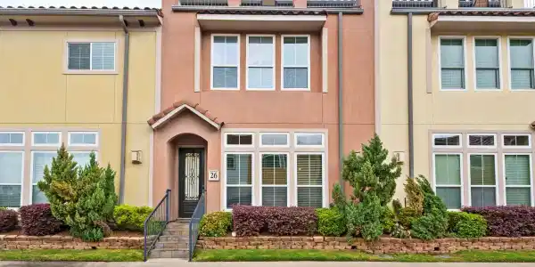 26 W Oaks Drive
