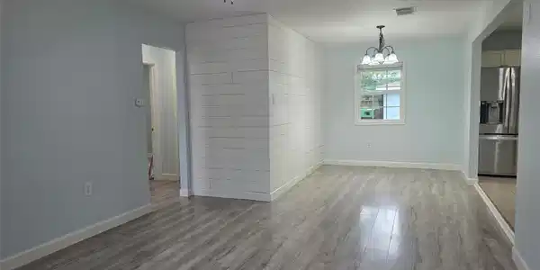 Image 3: Living and dining room