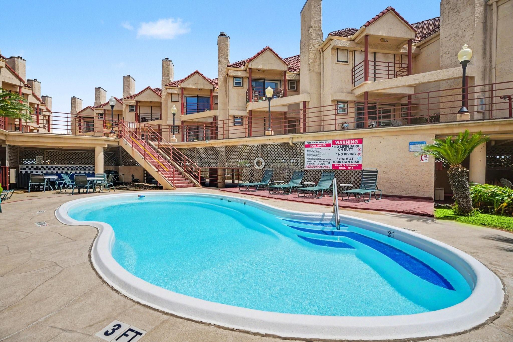Image 3: Pool area