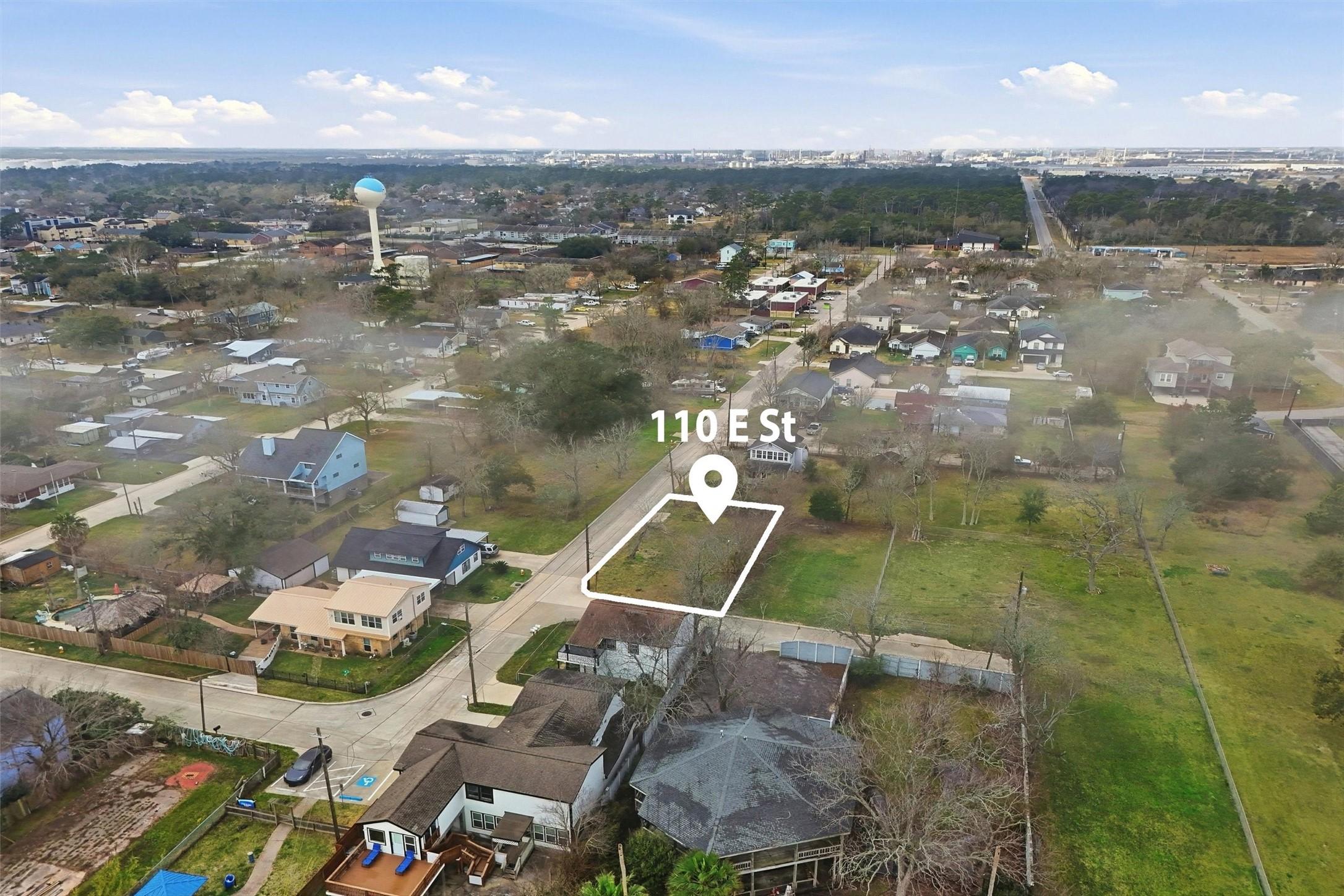 Image 2: The property is ideally located directly across fr