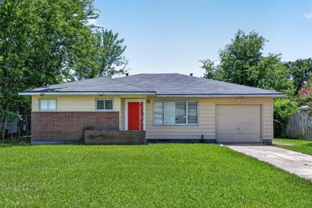 313 Greenbriar Drive