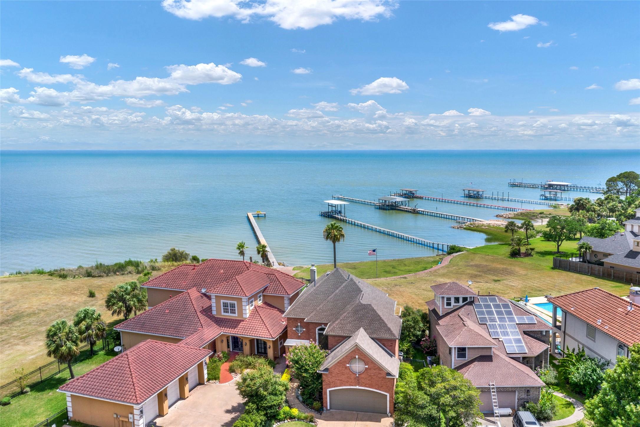 Image 3: VIEWS! VIEWS! VIEWS!! Man-made shared beach right