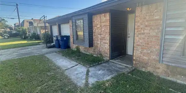 305 N Linden Drive N