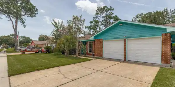 1745 Dolphin Drive