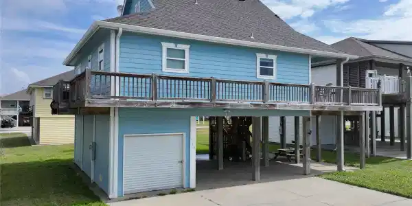 976 Bahama Drive