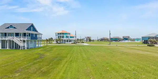 Image 3: Alternate view of lot from back of property line t