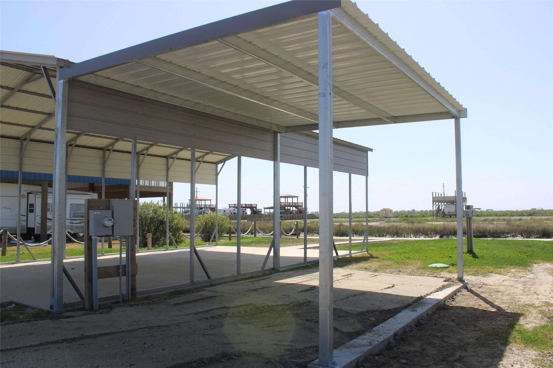 Image 4: Lean to for great picnic area or boat or golf cart