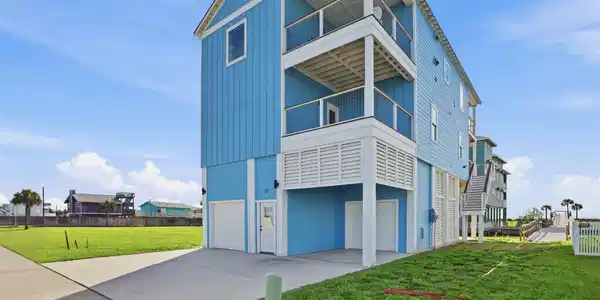 Image 2: Welcome to 18 Blue Heron, with its unique floor pl