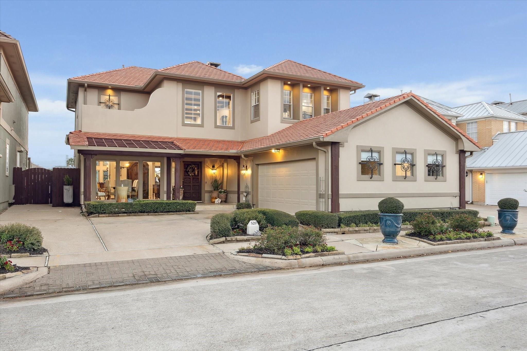 Image 1: 529 SOUTHPORT LANE WAS CUSTOM BUILT BY RENOWNED BU