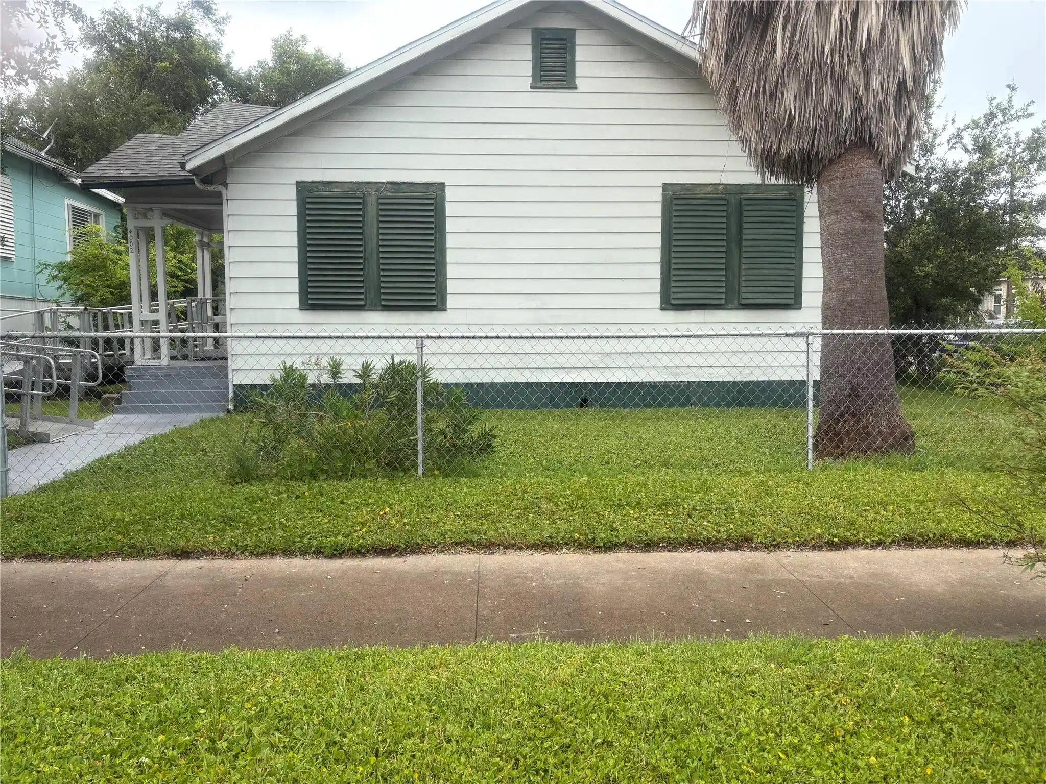 Image 1: Front of Home
