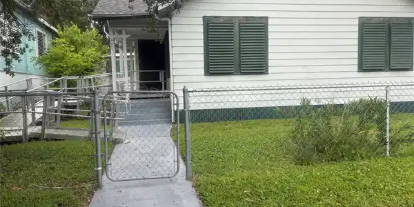 Image 3: Walk way up to the home