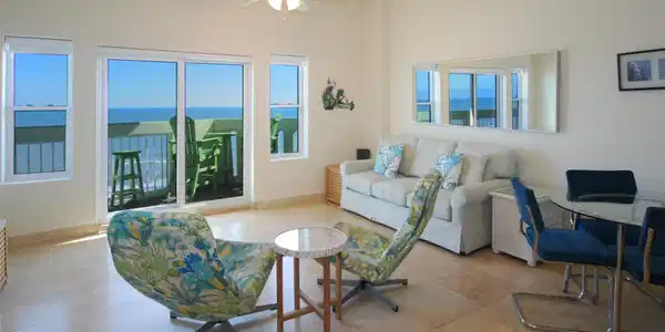Image 4: Great view of the Gulf from the living space.
