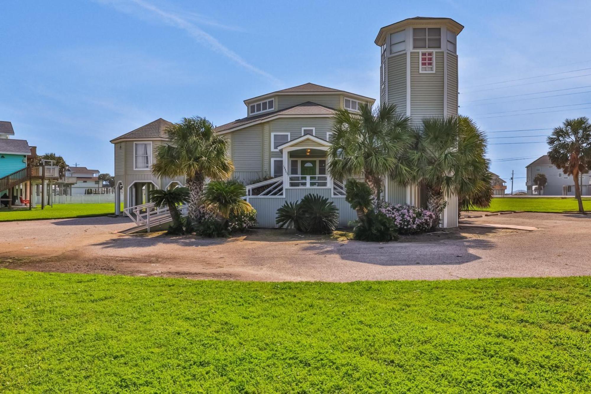 Image 1: Welcome Home to 18403 Shaman Rd.