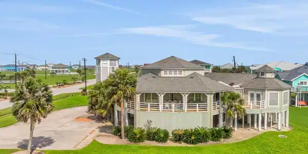 Image 3: Beautiful Patio overlooking the Gulf!