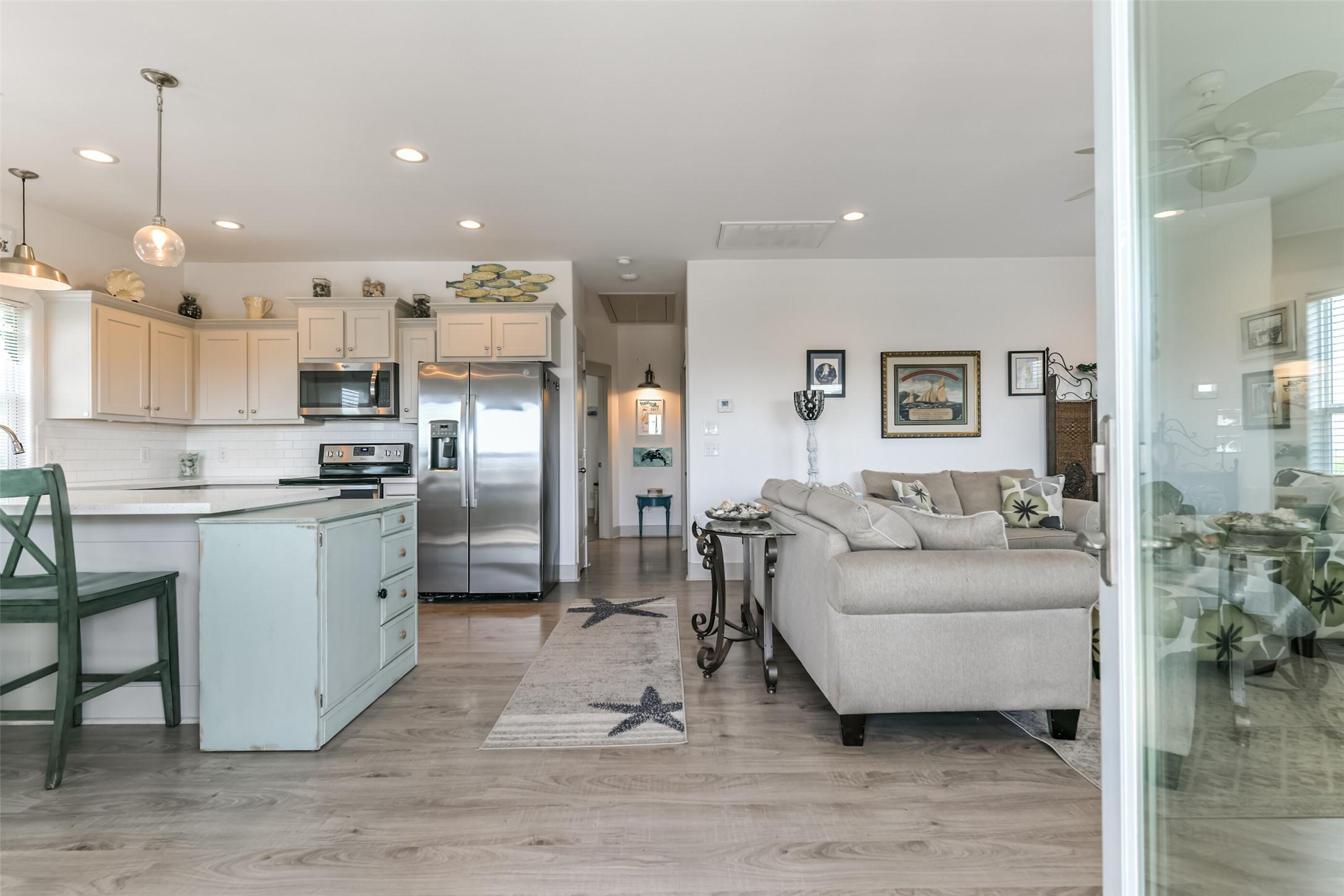 Image 3: Welcome to the charming, Sea Glass House!
