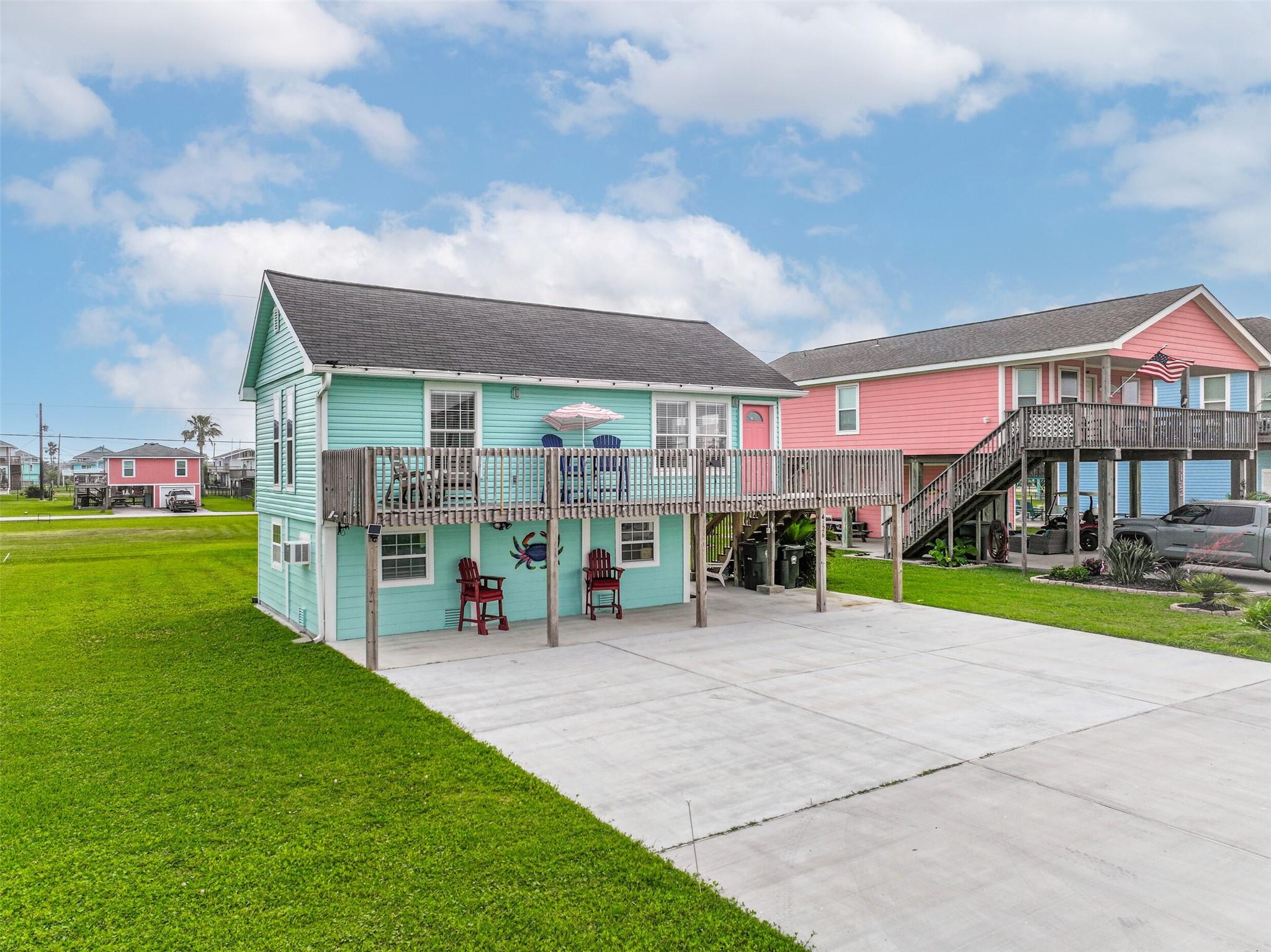 Image 2: Front with wide multicar driveway