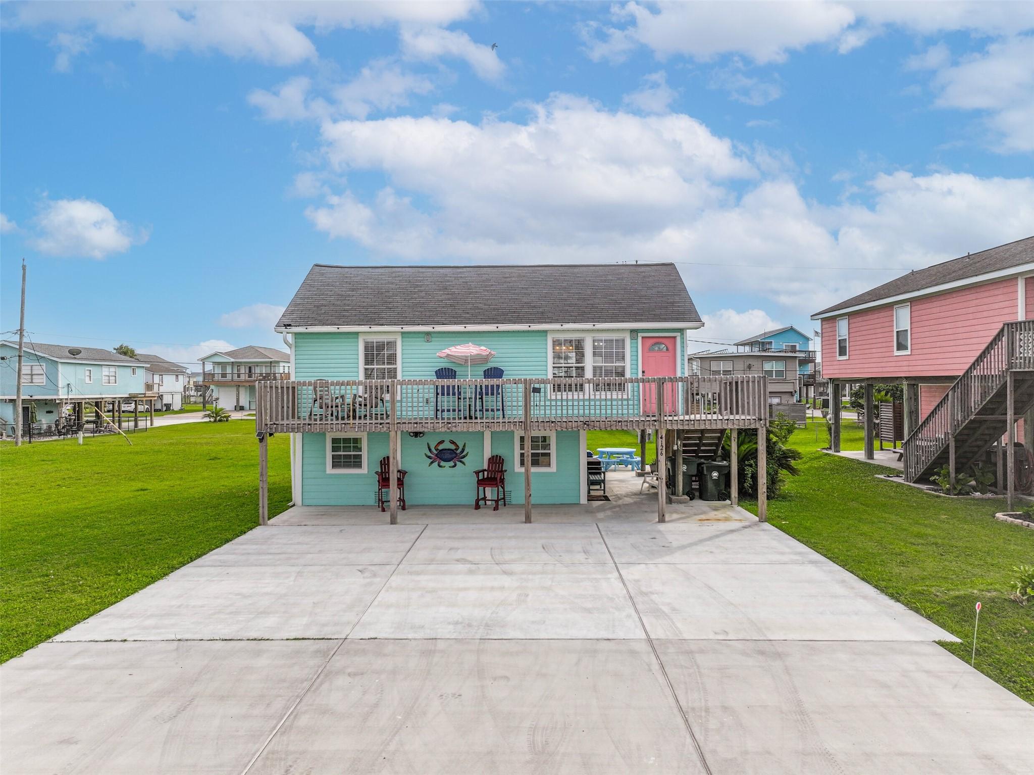 Image 3: Front of home with driveway