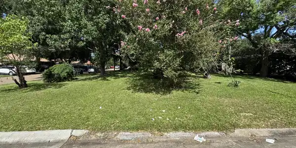 Image 2: View from Lorraine st
