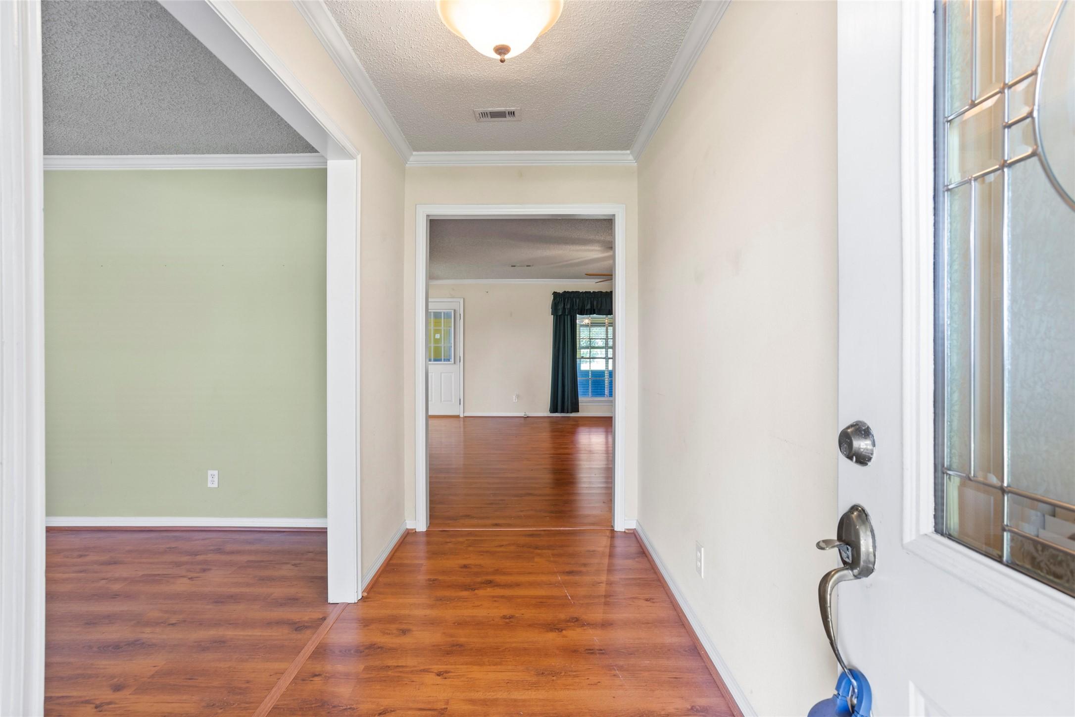 Image 3: Welcome to your new home, where the inviting front