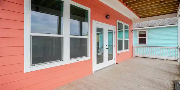 Image 2: Walk from the spacious deck to start collecting se