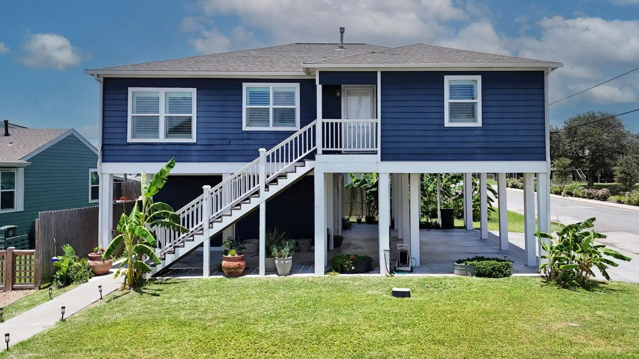 Image 1: Welcome to 6902 Ave P in Galveston TX